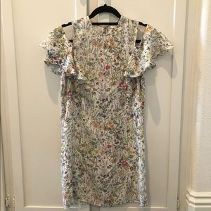 Beautiful floral pattern | pretty neckline | conservative fit.